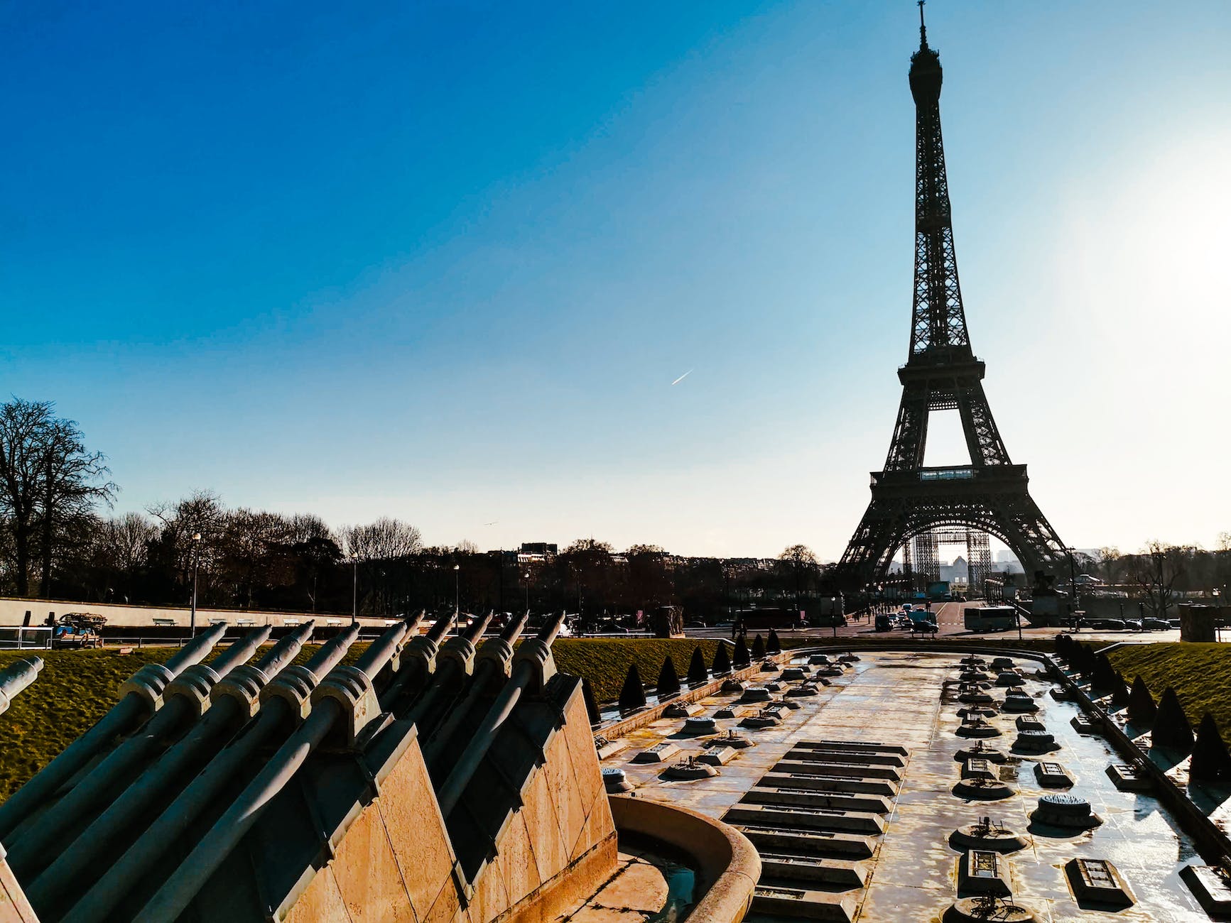 fountain and eiffel tower