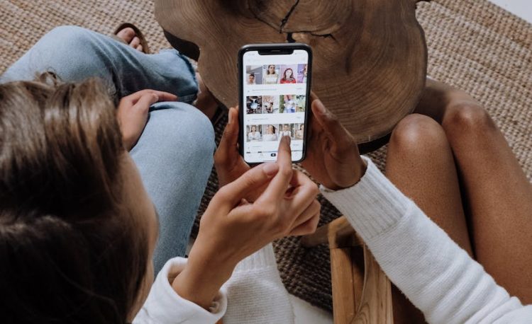 people using a smartphone